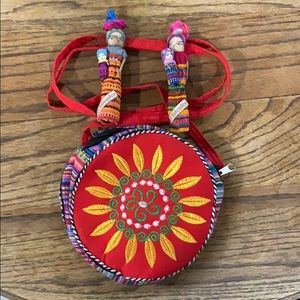 Salvadorian purse (doll magnets come with)